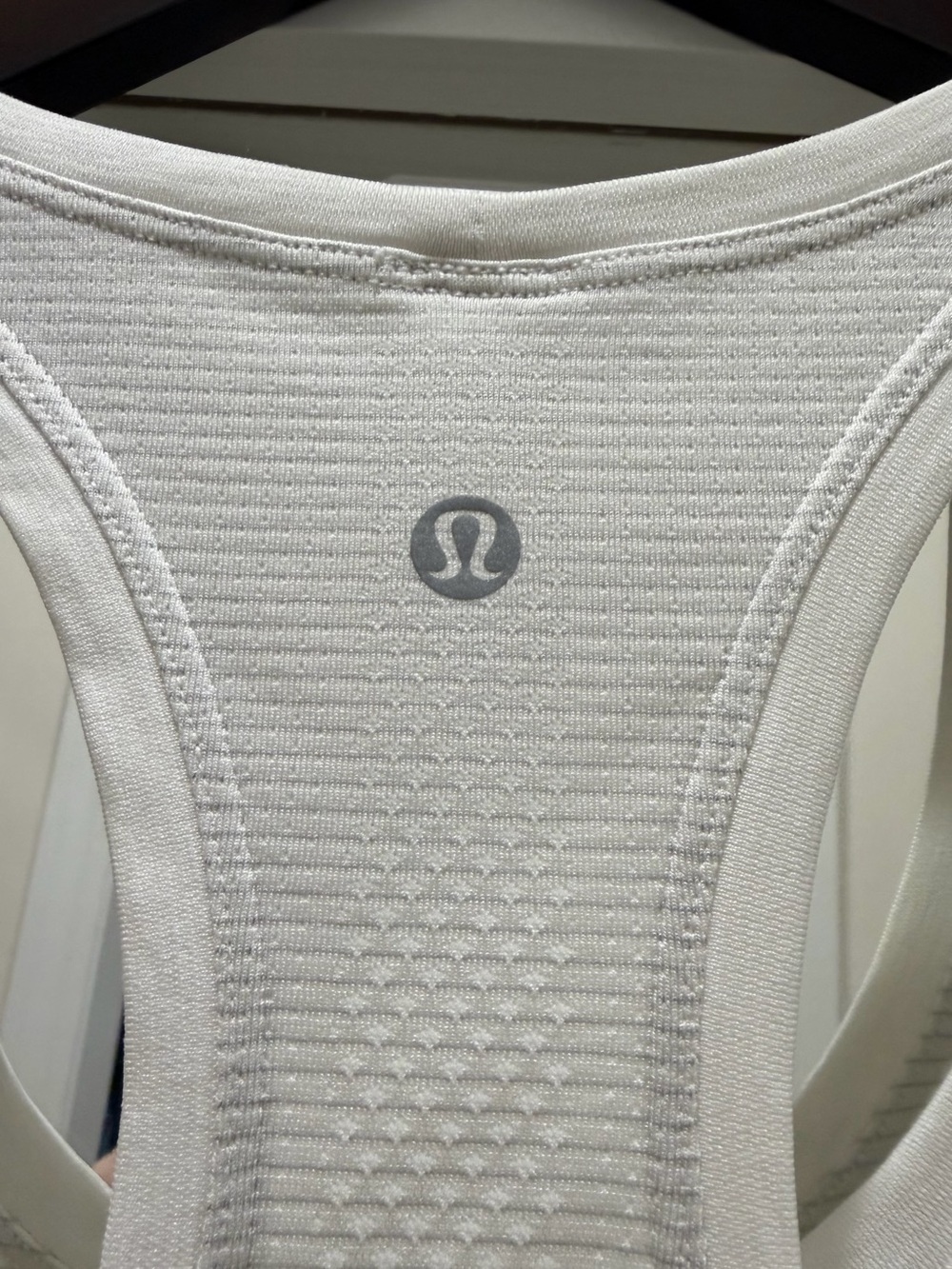 Lululemon Swiftly White Cropped Racerback Tank SZ 6